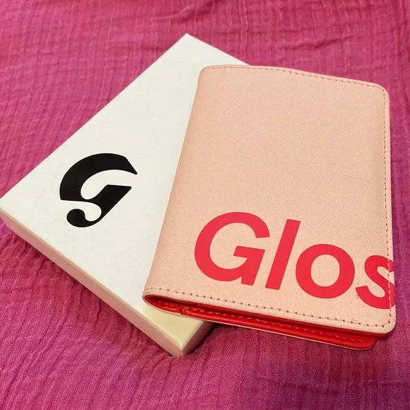 Glossier | Makeup | Glossier London Passport Holder Nwt